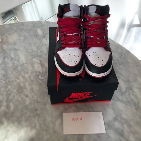 Jordan 1: Bloodline air jordan 1 OG GS - Picture 2 of 4